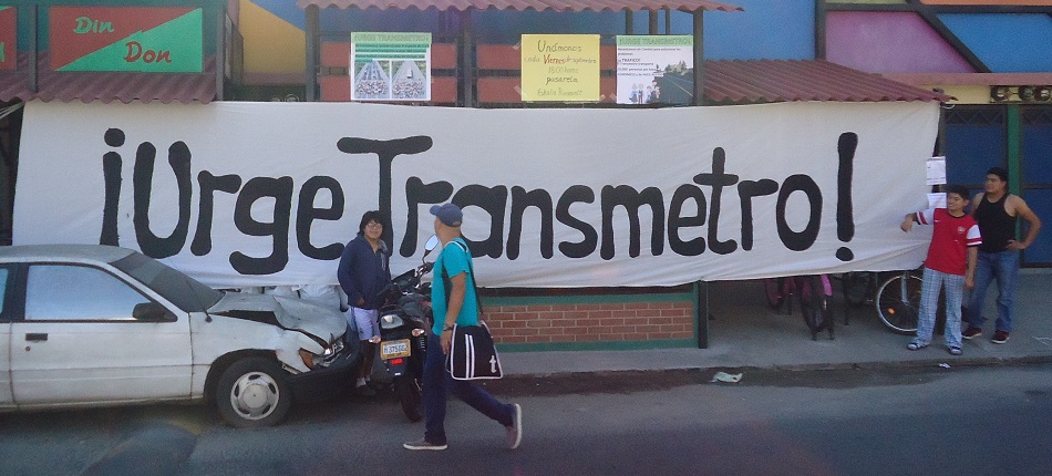 Estudiantes exigen que se habilite el transmetro en la Roosevelt