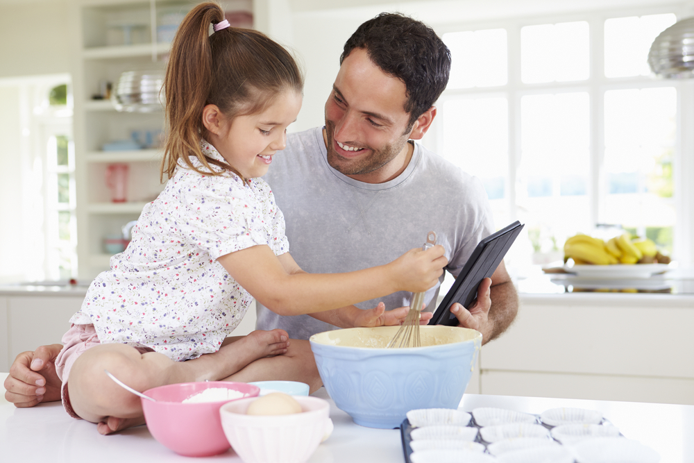 En el día del niño, busque actividades para compartir un tiempo de calidad con sus hijos. (Foto Prensa Libre: Shutterstock)