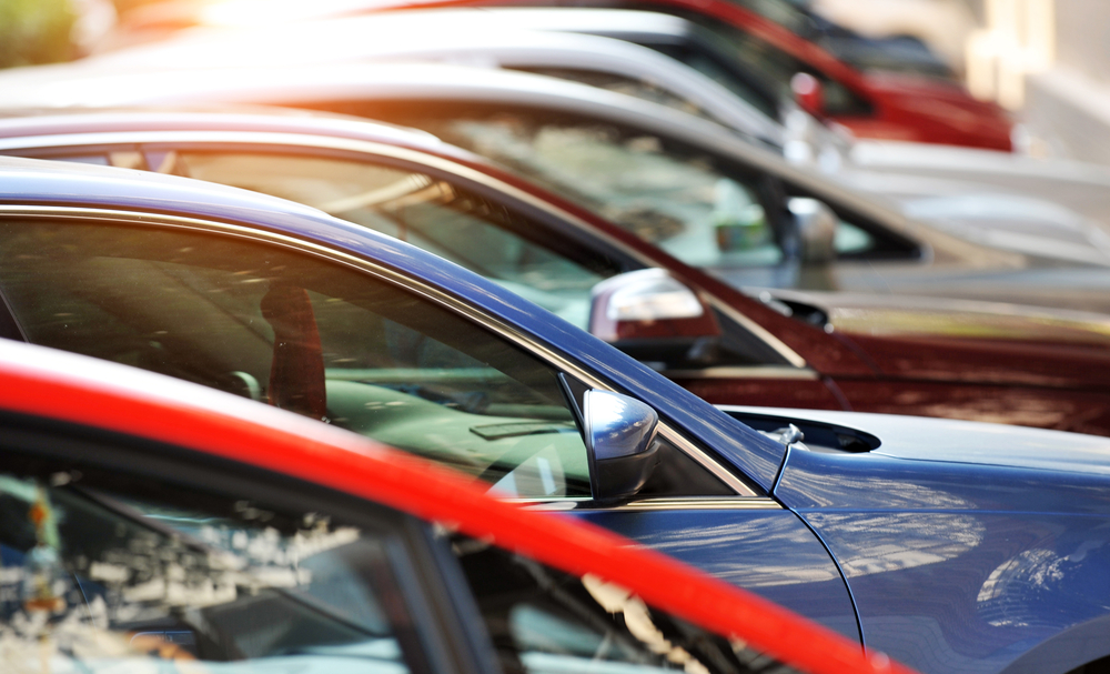 Comprar vehículos usados es una forma de economizar, pero debe prevenir algunos riesgos. (Foto Prensa Libre: Shutterstock)