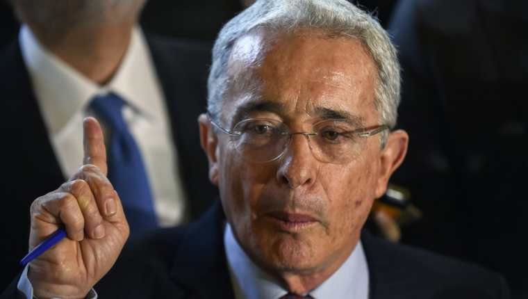 Uribe es el primer expresidente colombiano en rendir una indagatoria ante la Corte Suprema.