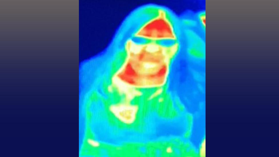 La cámara térmica mostró que un seno de Gill con un color diferente. (Foto Prensa Libre: Bal Gill-BBC)