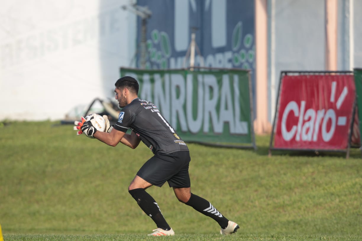 El portero Braulio César Linares es el segundo portero de Cobán Imperial. (Foto Prensa Libre: Norvin Mendoza)