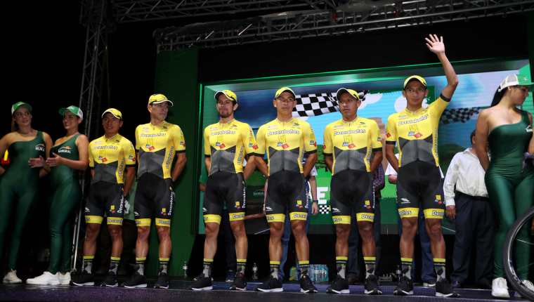 El equipo de Decorabaños es uno de los más representativos del ciclismo guatemalteco. (Foto Prensa Libre: Carlos Vicente) 