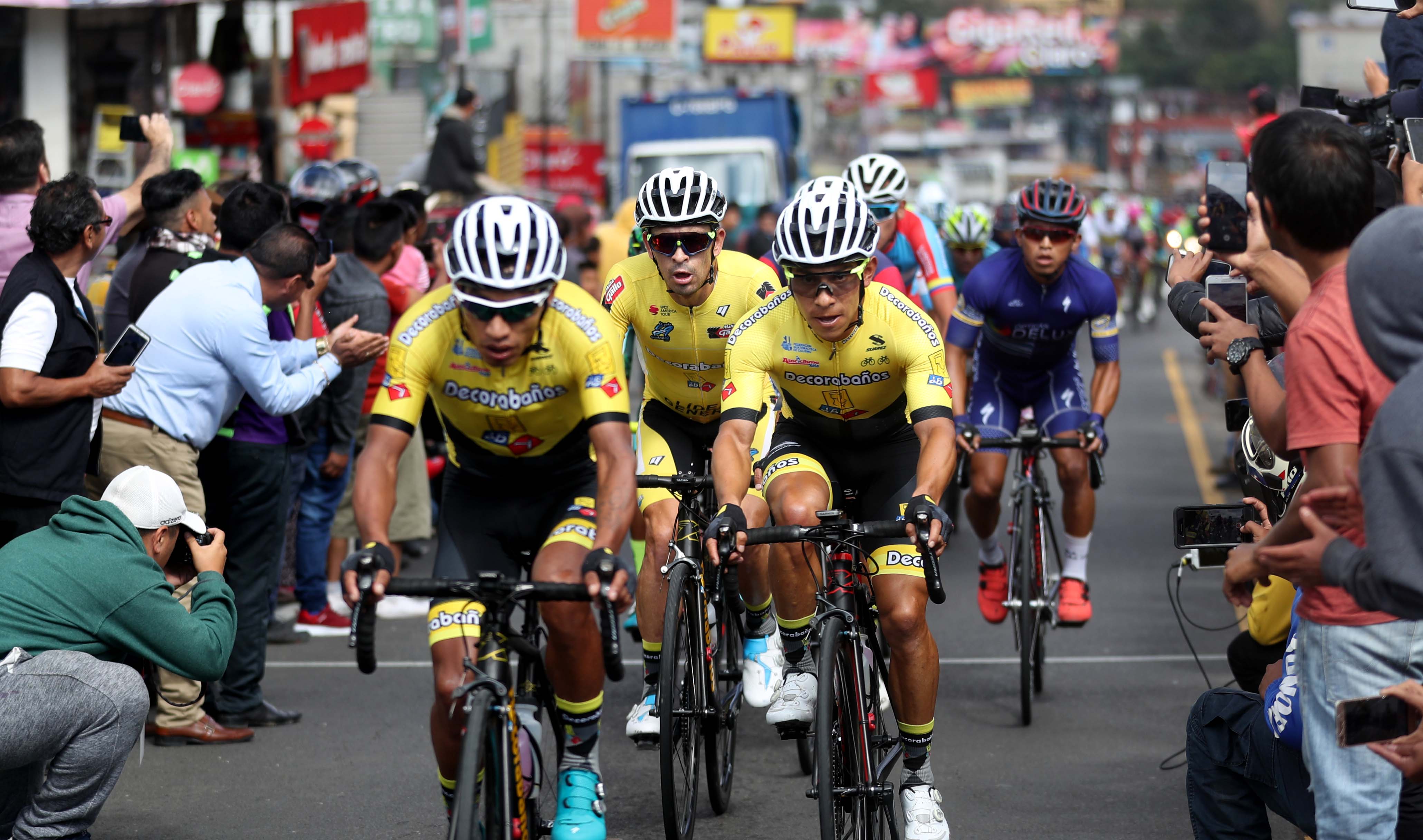 El equipo Decorabaños se ha consagrado en los últimos tres años en el ciclismo guatemalteco. (Foto Prensa Libre: Carlos Vicente) 