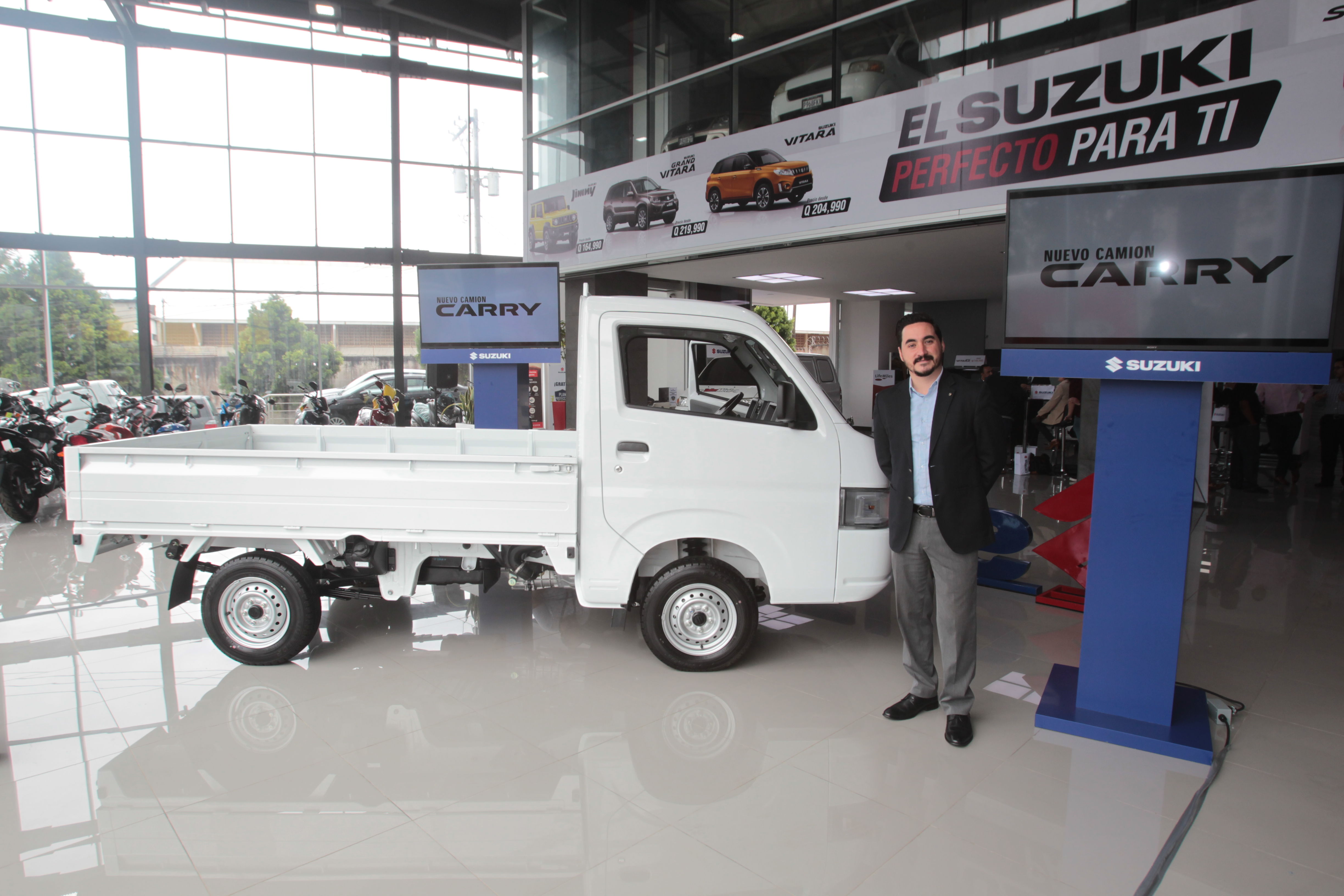 Autos Suzuki muestró su renovado camión Carry.  Foto (Prensa Libre: Norvin 