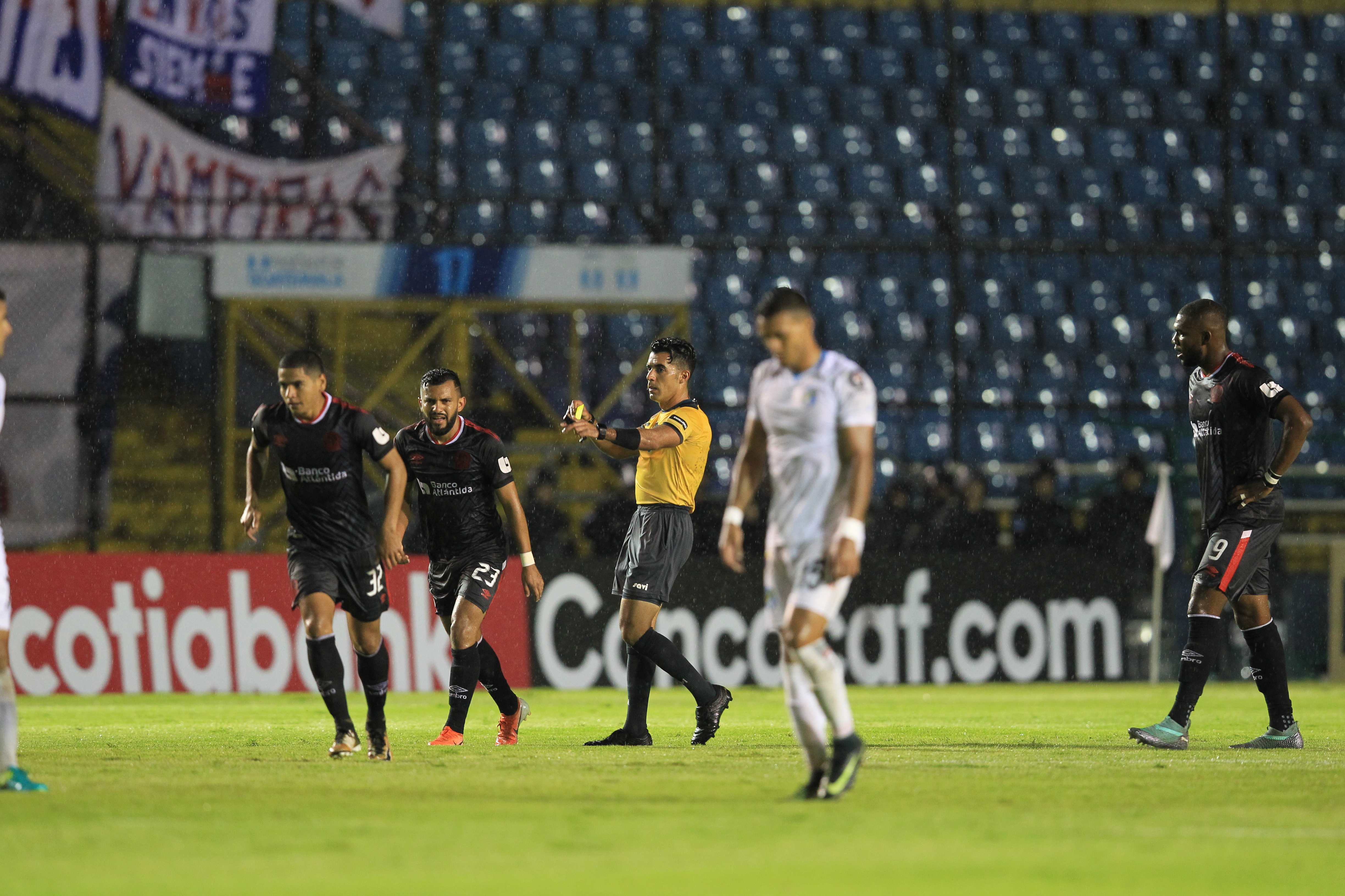 Los cremas quedan eliminados de la Liga Concacaf. (Foto Prensa Libre: Norvin Mendoza)