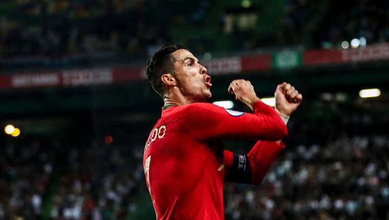 Cristiano Ronaldo festejó así su anotación este viernes. (Foto Prensa Libre: AFP)