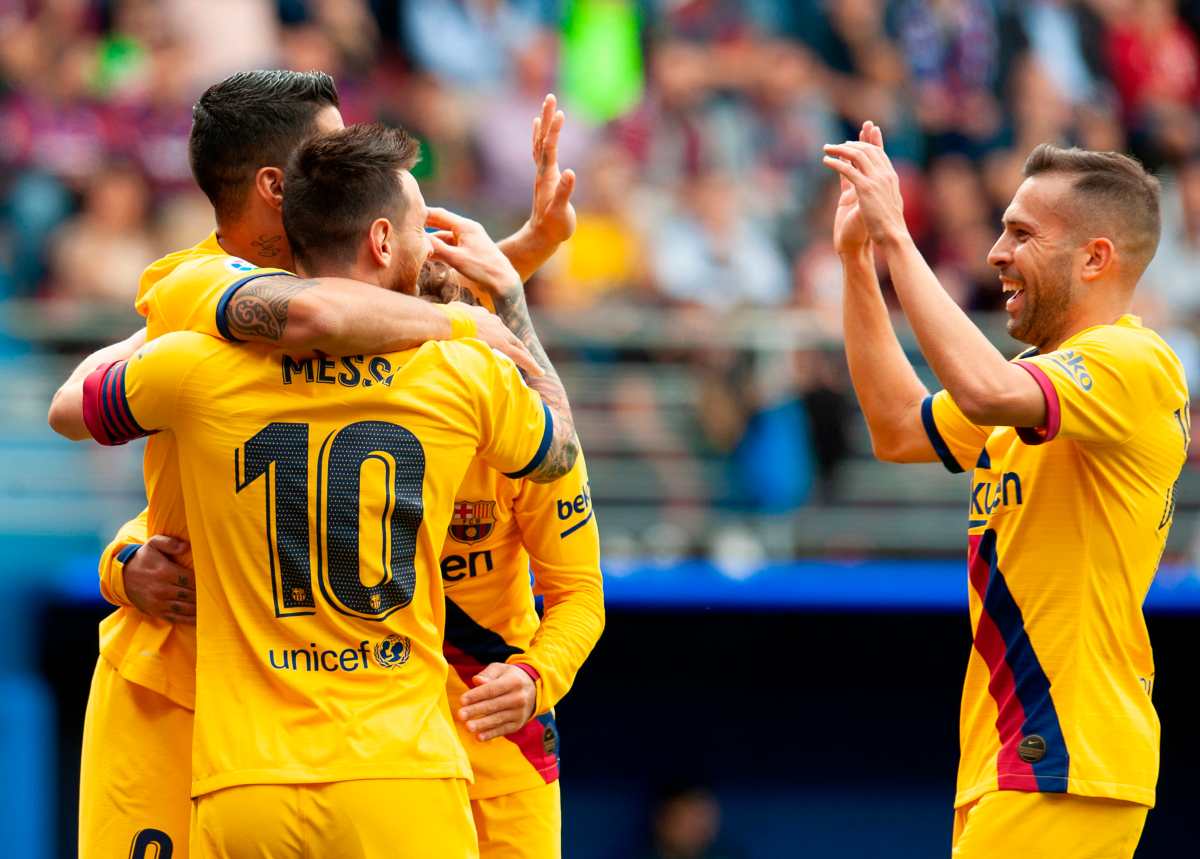 El Barcelona gana 3-0 con goles de su tridente y se sitúa líder provisional