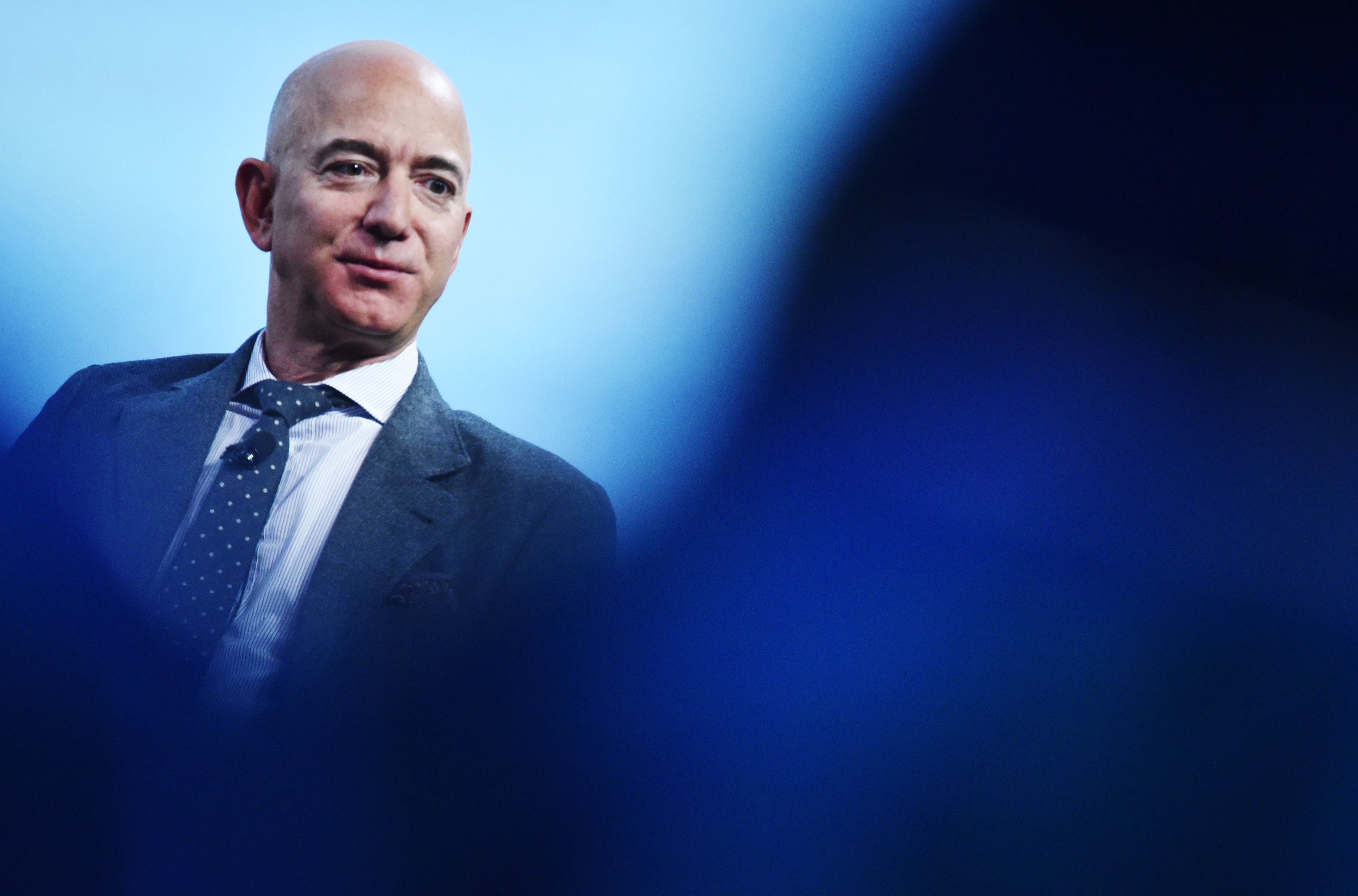 Jeff Bezos continúa siendo la persona más rica del mundo. (Foto Prensa Libre: AFP)