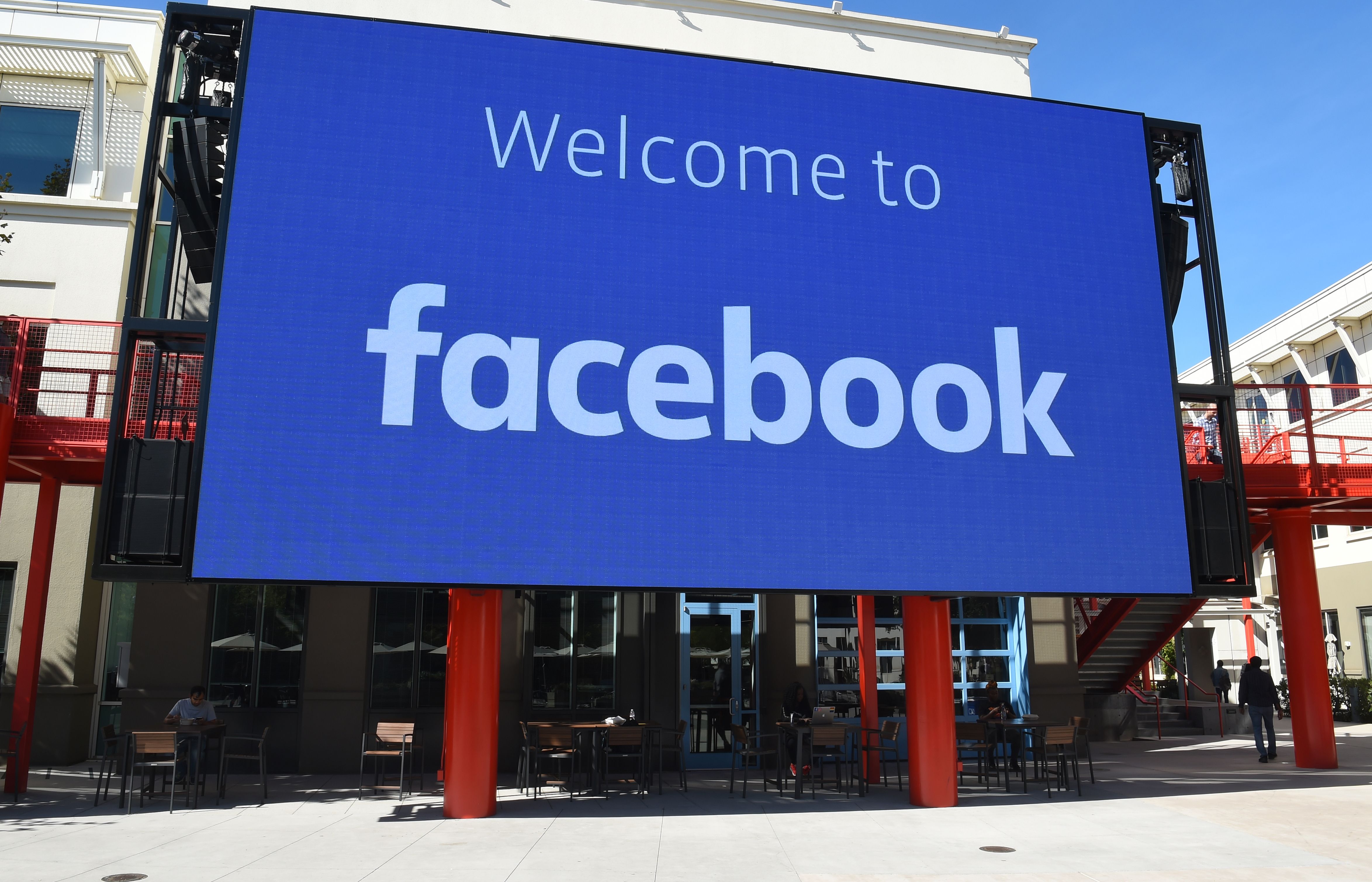 "Facebook News" es la nueva función de Facebook para promover noticias. (Foto Prensa Libre: AFP)