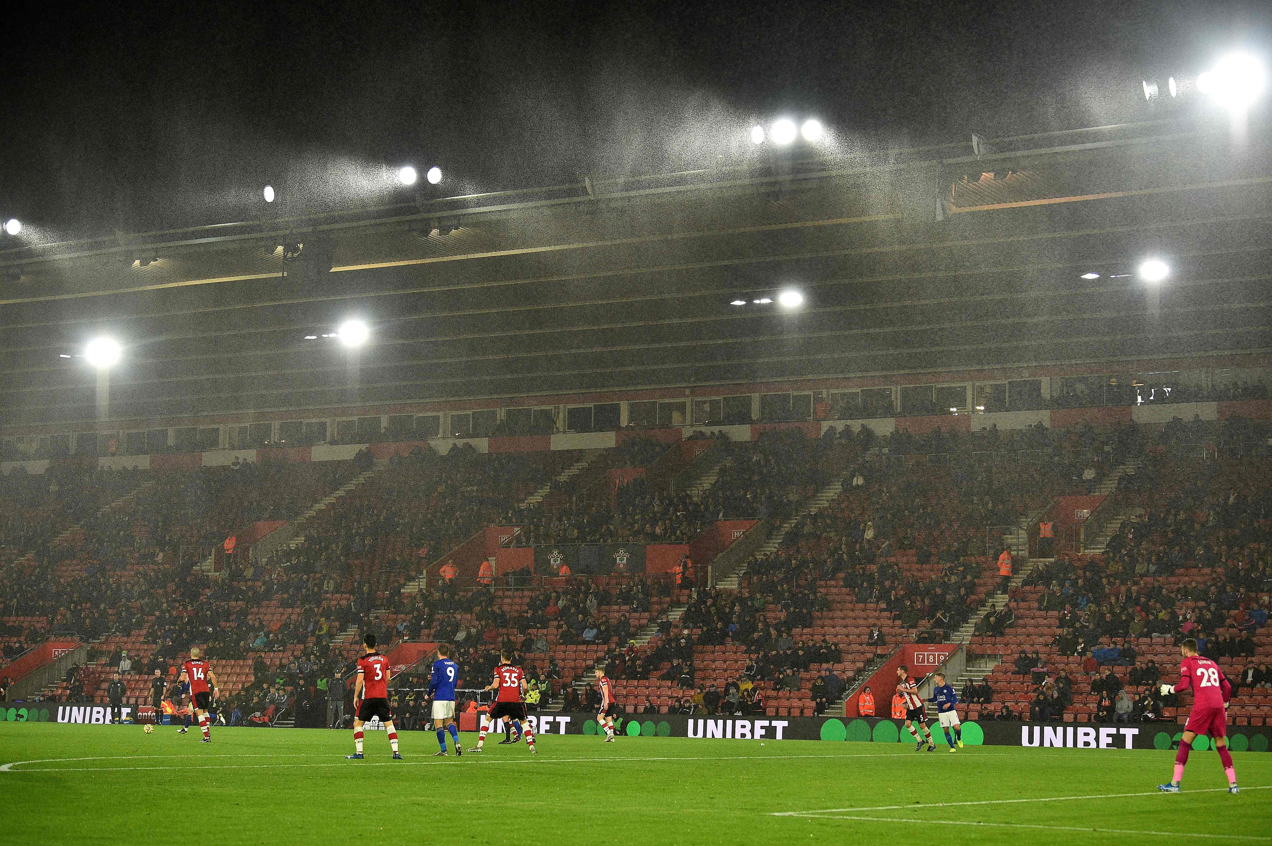 Los jugadores del Southampton fueron humillados por el Leicester City. (Foto Prensa Libre: AFP)