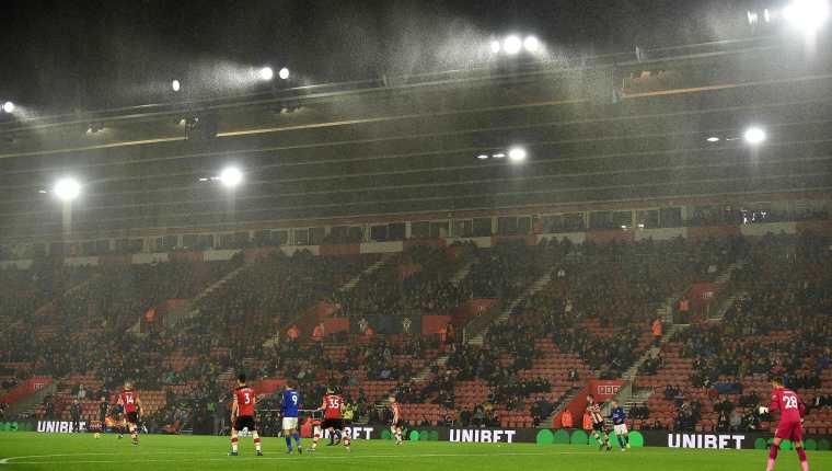 Los jugadores del Southampton fueron humillados por el Leicester City. (Foto Prensa Libre: AFP)