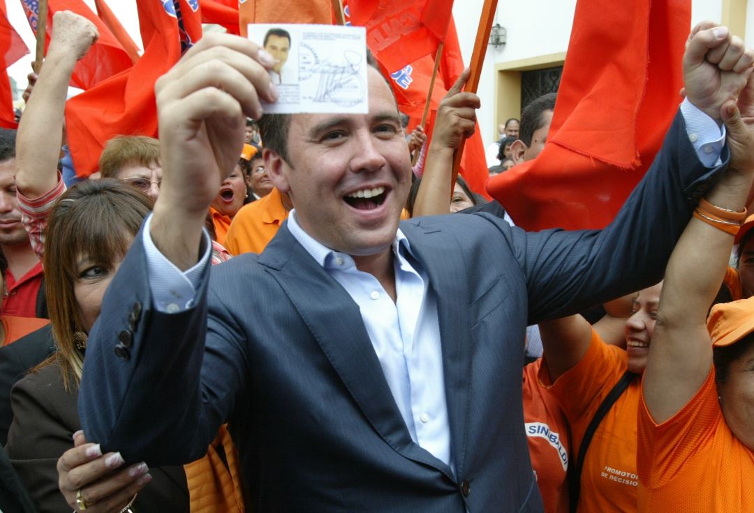 Alejandro Sinibaldi participó con el Partido Patriota como candidato a alcalde capitalino, en 2011. (Foto Prensa Libre: Hemeroteca)