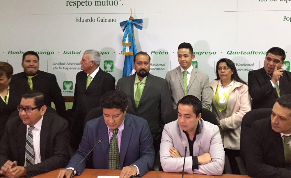 Diputados de la UNE informan de su propuesta para reformar la Ley Orgánica del Ministerio Público. (Foto Prensa Libre: @BloqueUNE_OL).