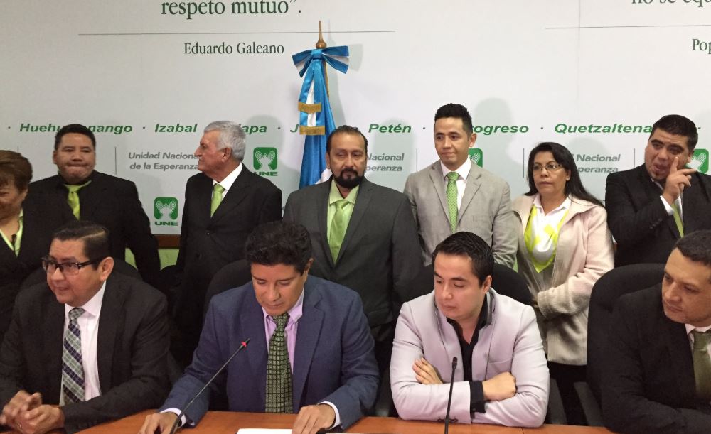 Diputados de la UNE informan de su propuesta para reformar la Ley Orgánica del Ministerio Público. (Foto Prensa Libre: @BloqueUNE_OL).