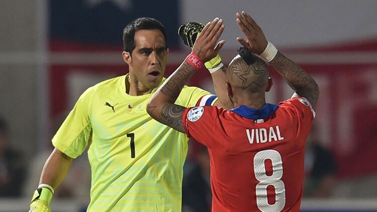 “Escuchen al pueblo”, reclaman futbolistas chilenos ante estallido social