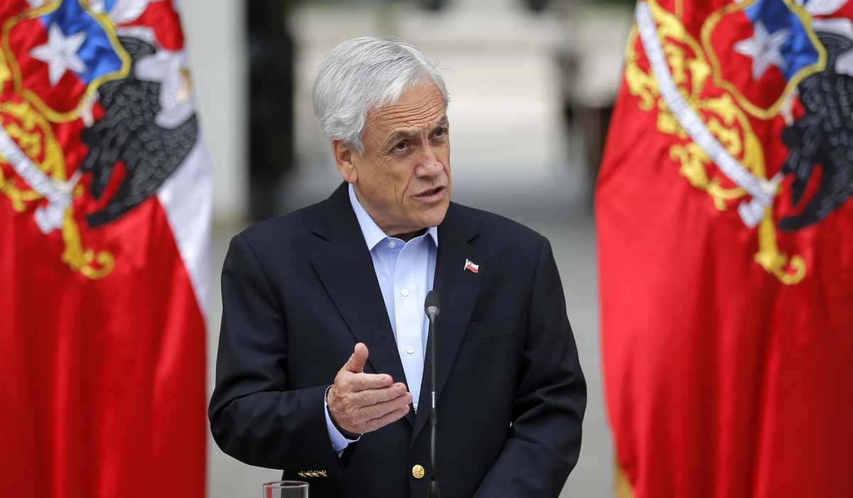 Presidente de Chile pide a todos sus ministros poner sus cargos a disposición