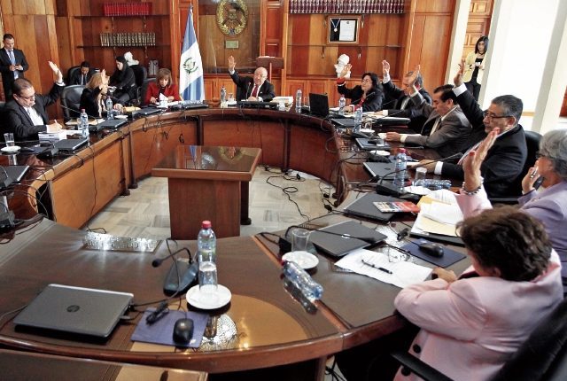 Pleno de magistrados de la Corte Suprema Justicia en sesión. (Foto Prensa Libre: Hemeroteca)