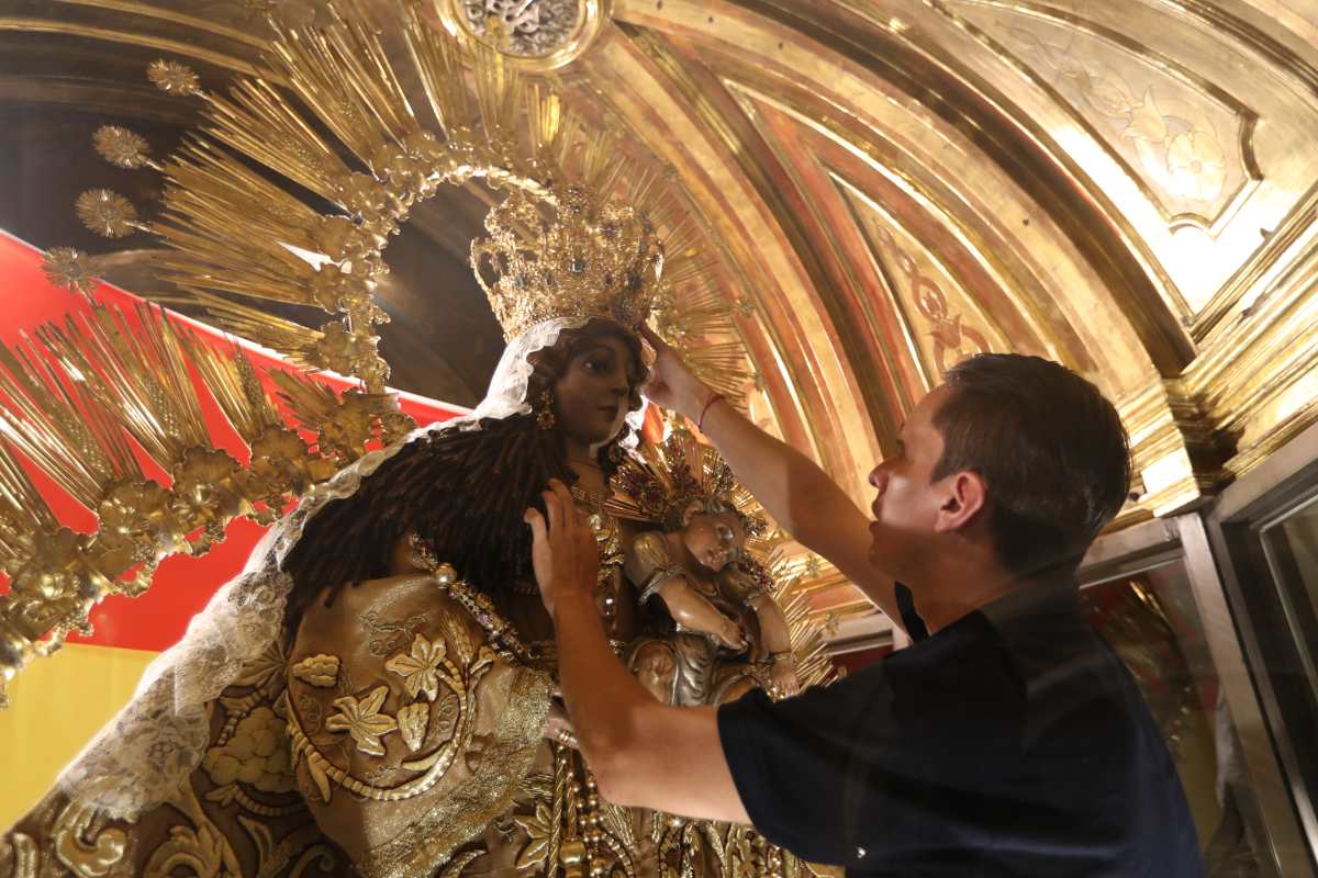 Fotogalería: un momento solemne con la Virgen del Rosario
