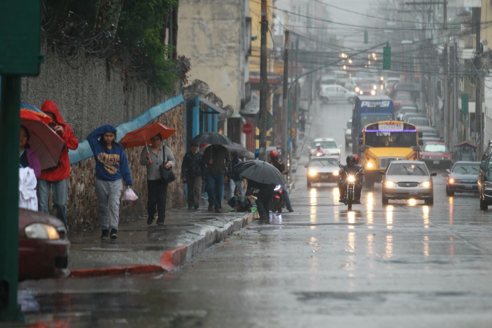 Autoridades alertan sobre inundaciones y derrumbes a causa de la lluvia. (Foto Prensa Libre: Hemeroteca PL)