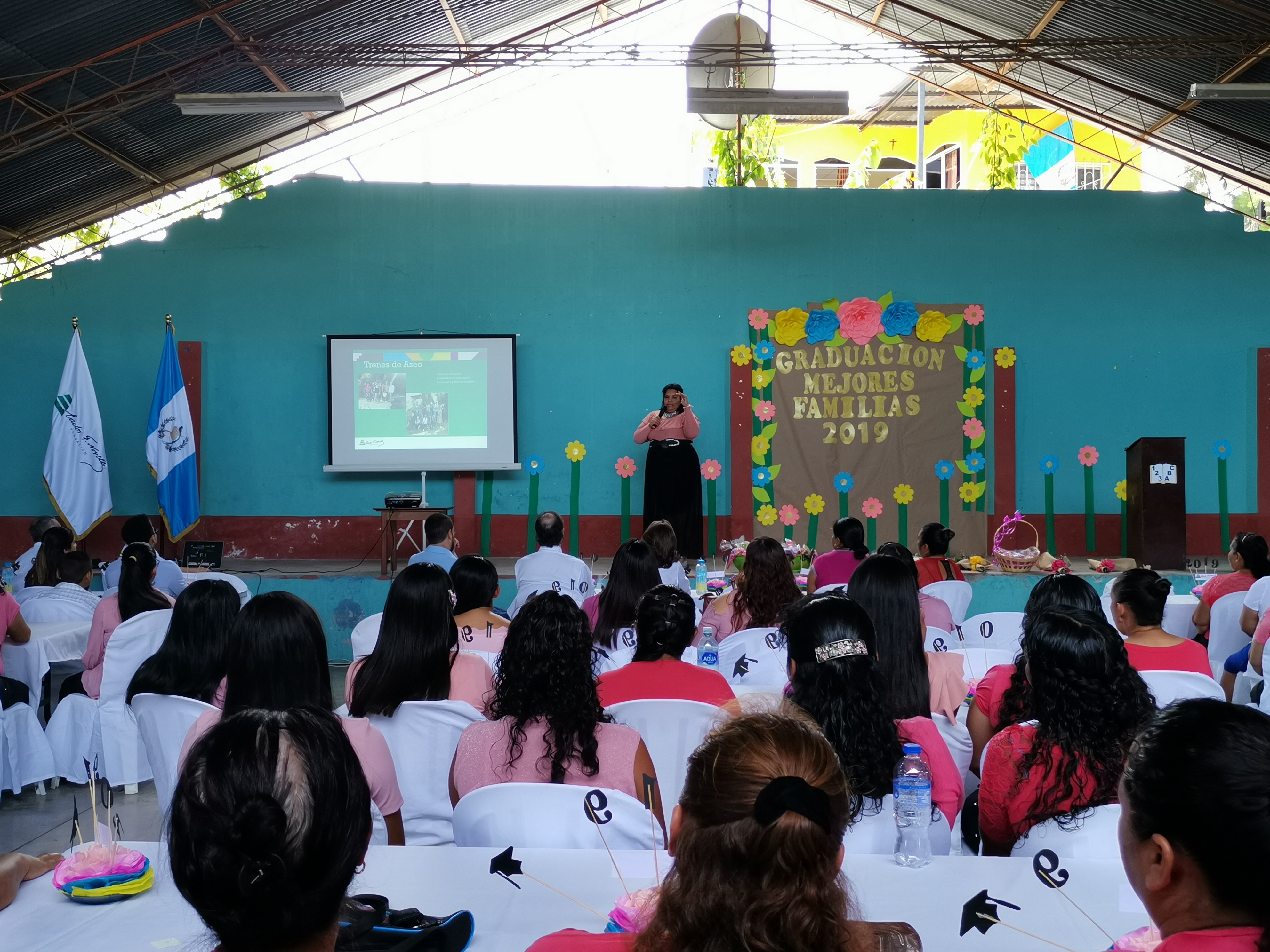 Las mujeres de esta comunidad están ahora capacitadas en diversos temas que ayudarán a su entorno. (Foto Prensa Libre: cortesía Fundación Carlos F. Novella)