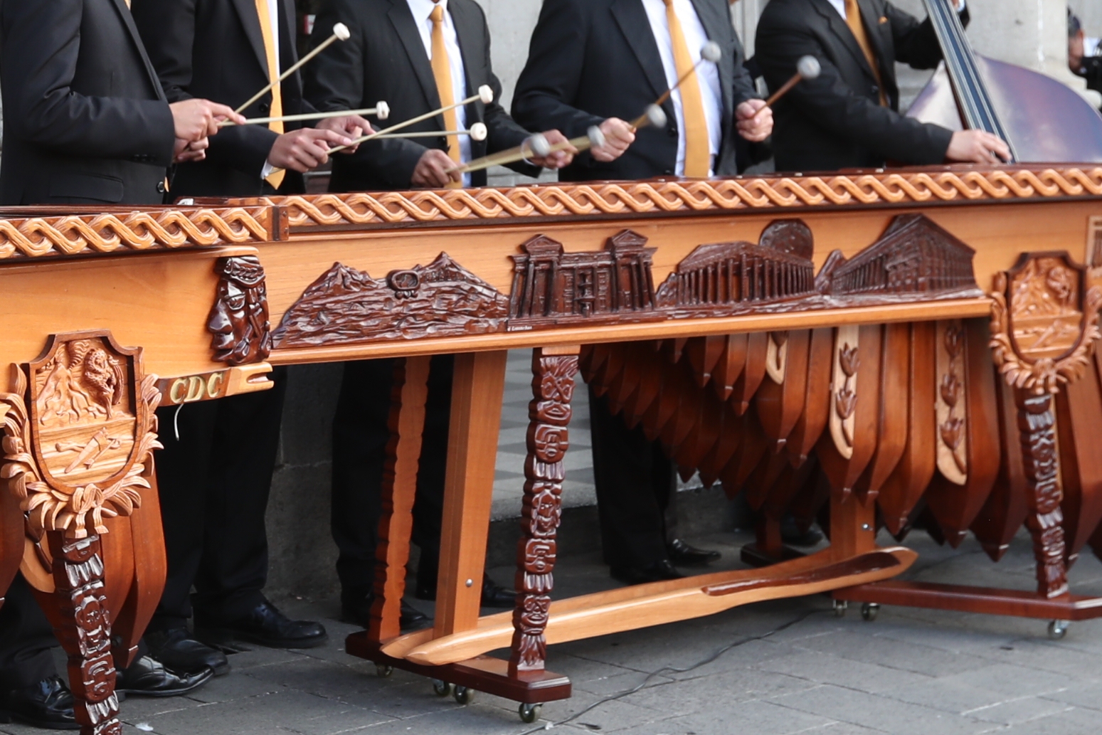 Las marimbas fueron elaboradas  con madera hormigo, rotzul, cedro colorado y caoba. (Foto Prensa Libre: María Longo) 