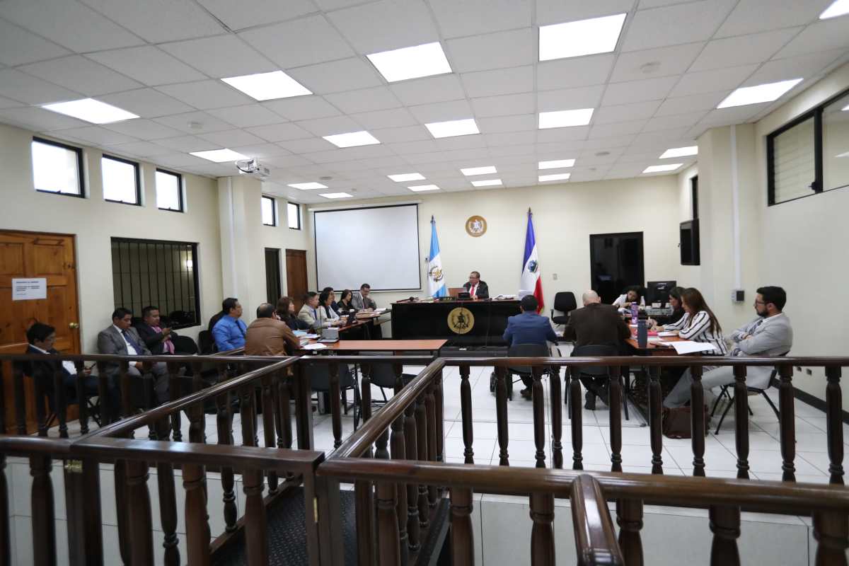 La audiencia se desarrollo en el Juzgado de Mayor Riesgo de Quetzaltenango. (Foto Prensa Libre: María Longo) 