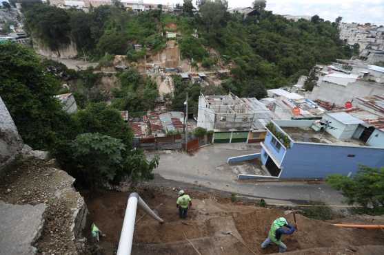 Según los afectados, esto se provocó por las fuertes lluvias y la saturación del suelo. Foto Prensa Libre: Óscar Rivas