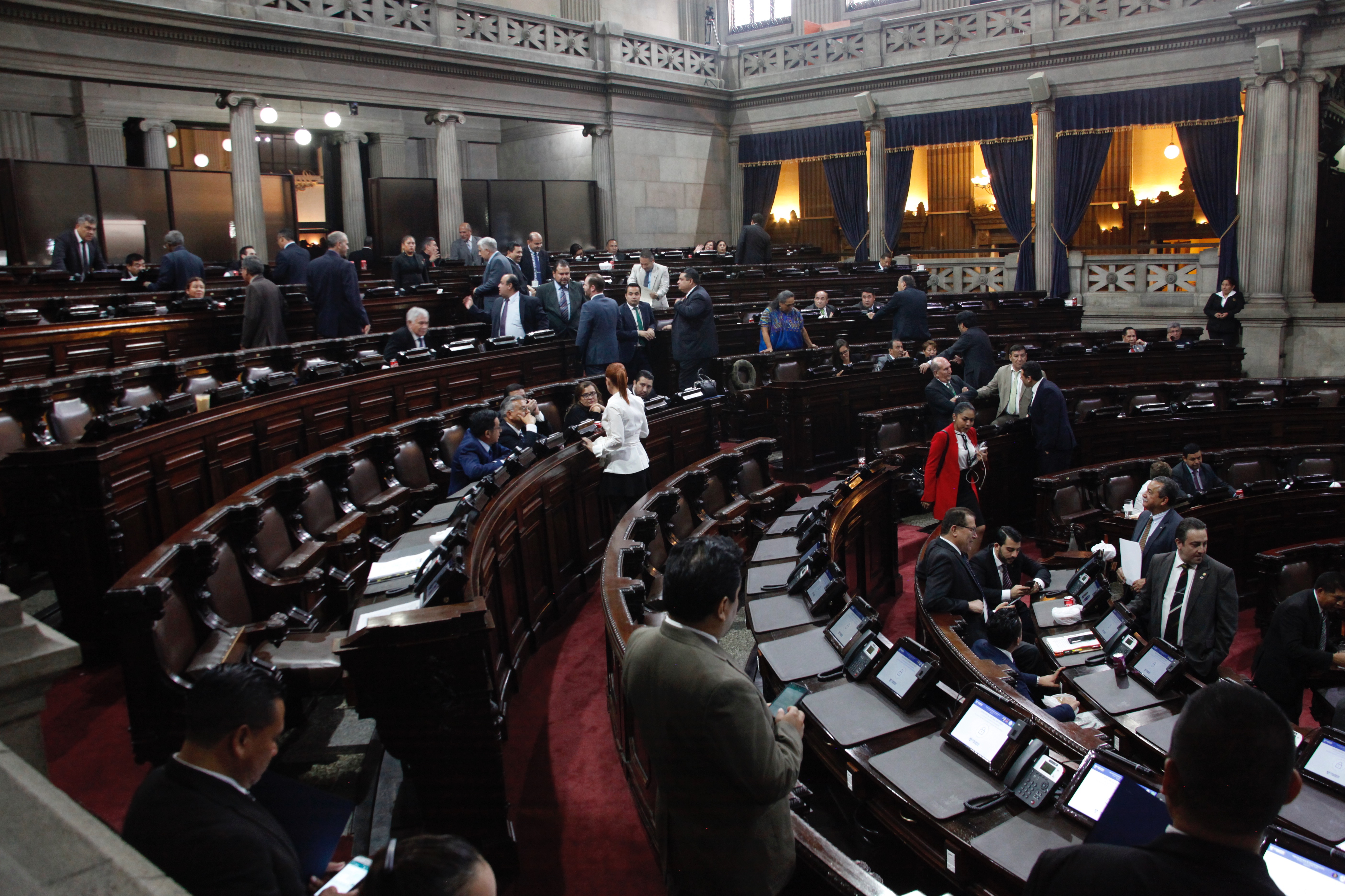 Congreso de la Republica durante la aprobación del Estado de Sitio en 22 municipios. (Foto Prensa Libre: Njoe Medina)
Noe Medina)