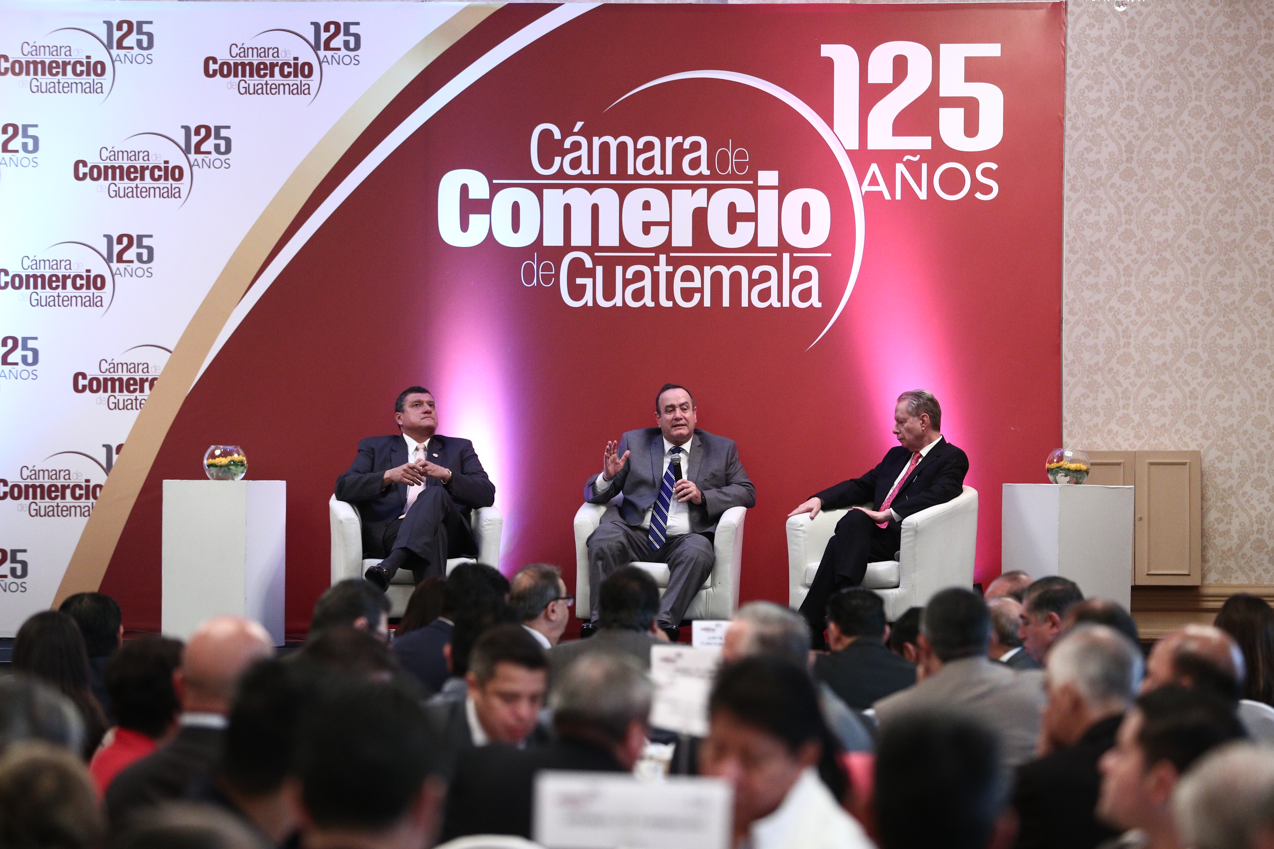 Guillermo Castillo 
 y Alejandro Giammattei, binomio presidencial electo, y Jorge Briz, presidente de la Cámara de Comercio de Guatemala (CCG) participaron en la reunión anual de Gremiales Sectoriales. (Foto, Prensa Libre: Carlos Hernández Ovalle). 
