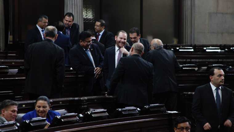 De la actual legislatura 110 diputados ya no regresarán después del 14 de enero. (Foto Prensa Libre: Hemeroteca PL)