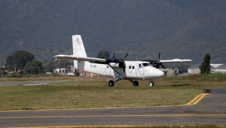 Todos los días hay tráfico aéreo en el aeródromo de Huehuetenango. (Foto Prensa Libre:  Mike Castillo)