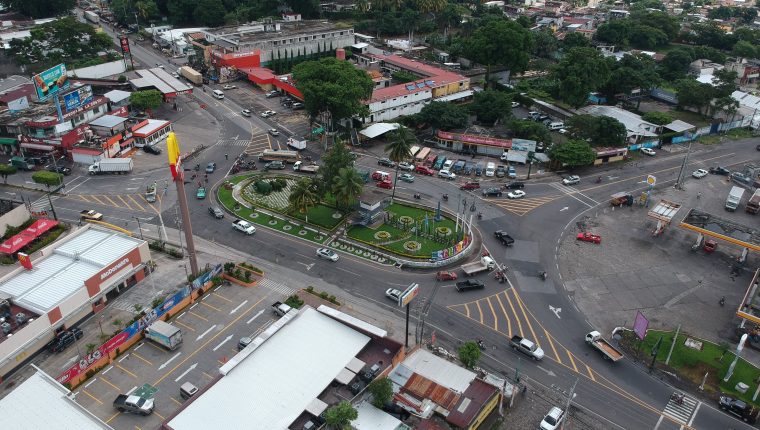 Autoridades de Escuintla aseguran que se necesitan tres pasos a desnivel para atender la carga vehicular que con la privatización de la autopista Puerto Quetzal se incrementará. (Foto Prensa Libre: Carlos Paredes