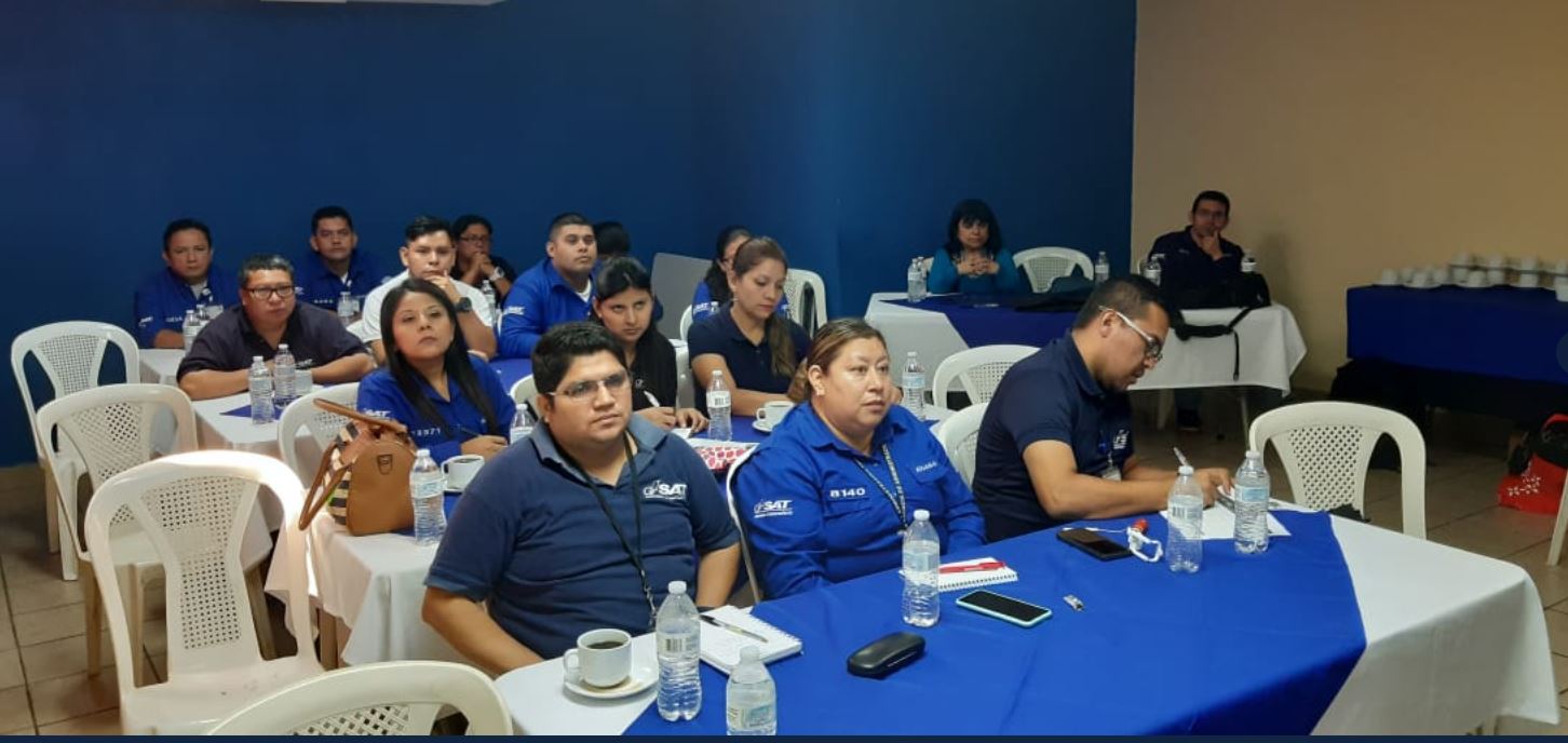 El 7 de octubre, trabajadores de la SAT recibieron un curso sobre metalurgia. (Foto Prensa Libre: SAT)