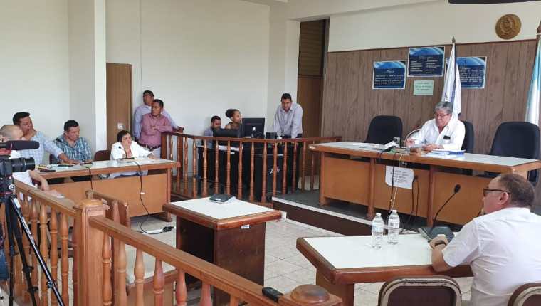 Tribunal donde se llevó a cabo la sentencia por la muerte de los tres universitarios en Izabal. (Foto Prensa Libre: Hemeroteca PL).