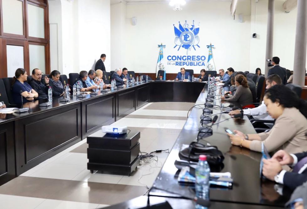Sindicalistas de la PDH en reunión con diputados. (Foto Prensa Libre: @CongresoGuate)