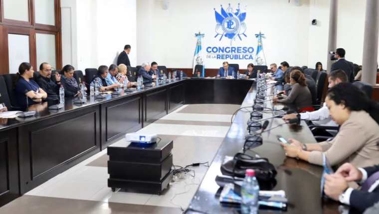Sindicalistas de la PDH en reunión con diputados. (Foto Prensa Libre: @CongresoGuate)