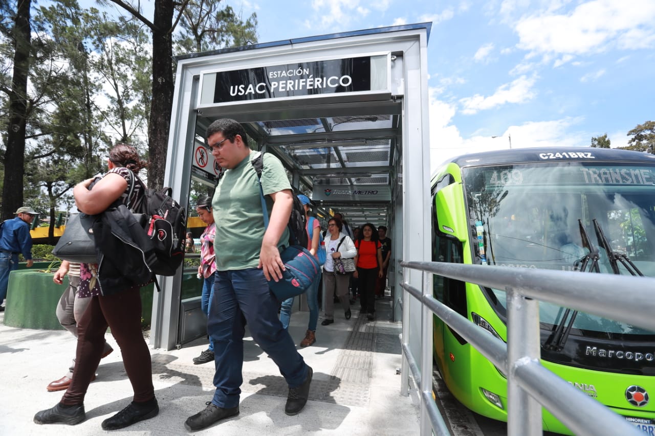 A partir del 15 de marzo se limitará a 100 la cantidad de pasajeros por cada unidad de Transmetro. Foto: Archivo PL