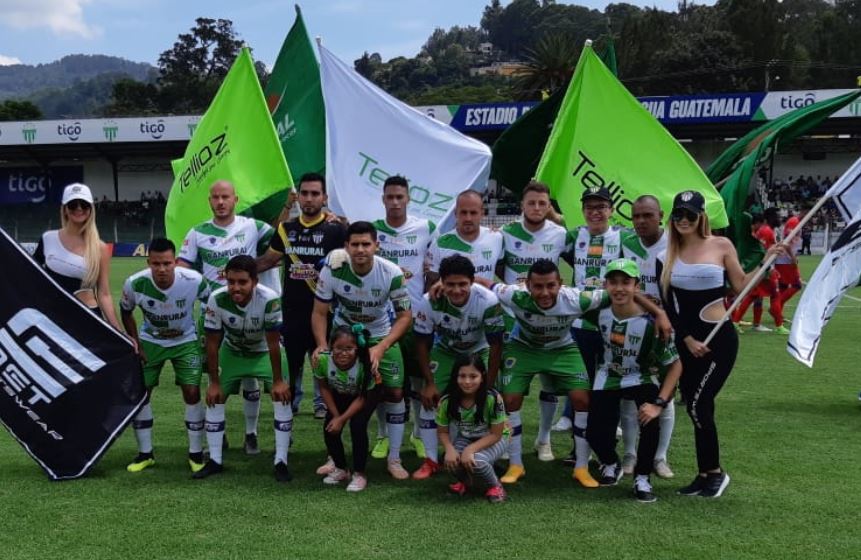 El once de Antigua que jugó frente a Iztapa en el partido de la fecha 13. (Foto Julio Sicán).