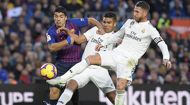 El partido entre el Barcelona y el Real Madrid que se disputaría el último fin de semana de octubre será aplazado. (Foto Prensa Libre: AFP)