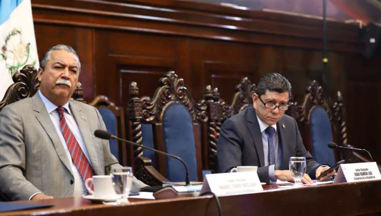 Los diputados Manuel Conde Orellana y Juan Ramón Lau integran la nueva "comisión de la verdad". (Foto Prensa Libre: Congreso de la República / Twitter)