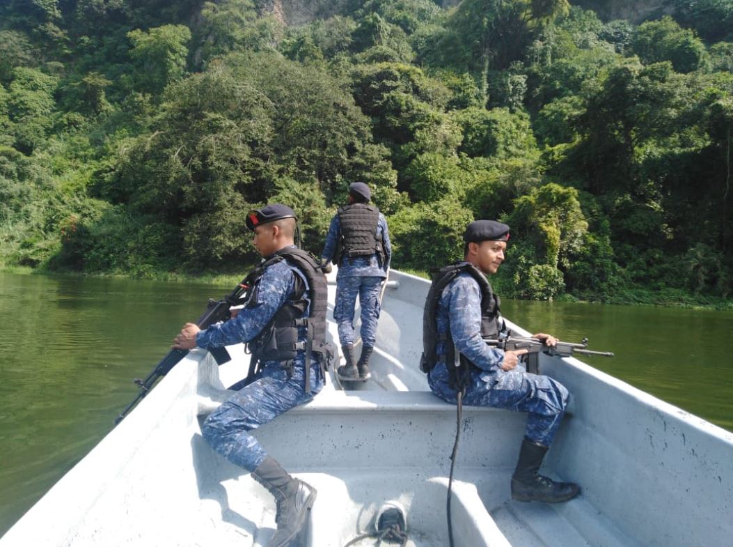 Efectivos del Comando Naval del Pacífico en un operativo. (Foto: Ejército de Guatemala)
