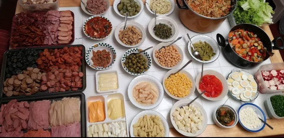 Continúe o inicie en su familia la tradición del fiambre, un platillo que une a la familia. (Foto Prensa Libre: Ana Beatriz Escobar)