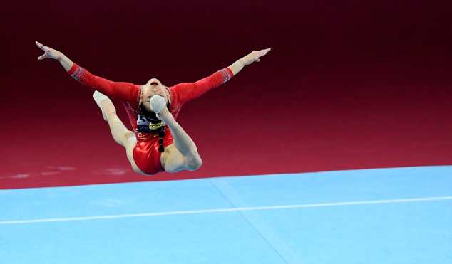 Liu Tingting de China hizo lo propio durante la final de equipos femeninos. (Foto Prensa Libre: AFP)