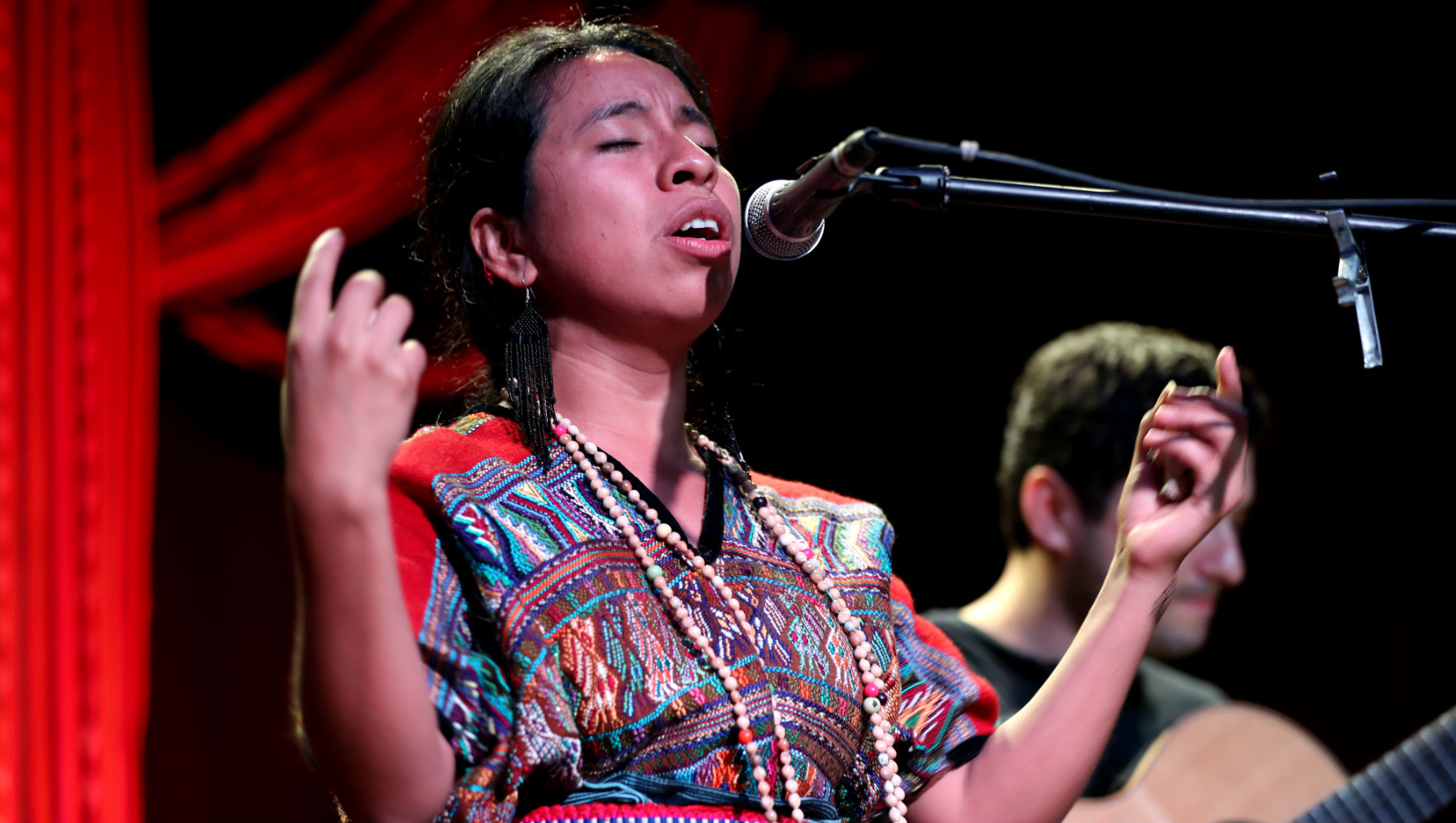 La cantautora guatemalteca promociona el álbum "Somos". (Foto Prensa Libre: Keneth Cruz)