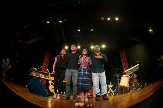 Hilda López, Sergio Zepeda, Sara Curruchich y Chejo Enríquez, brindaron dos veladas llenas de historia cultural y calidad sonora. (Foto Prensa Libre: Keneth Cruz)