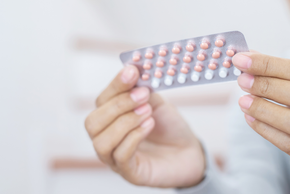 La píldora es un método anticonceptivo oral que, además de la planificación familiar, tiene otras funciones como prevenir el acné y aliviar los síntomas del Síndrome Premenstrual. (Foto Prensa Libre: Shutterstock)