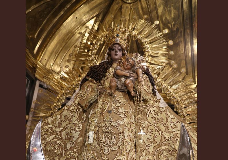 Los feligreses celebran el mes de la Virgen del Rosario. (Foto Prensa Libre: Óscar Rivas)