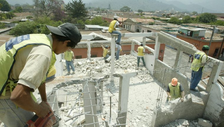 La construcción de viviendas es otro ofrecimiento del nuevo gobierno. (Foto Prensa Libre: Hemeroteca PL)