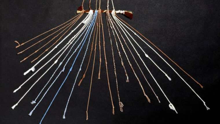Los investigadores creen que los incas usaron distintos códigos para elaborar los quipus.
